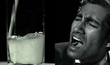 piano version of chaar bottle vodka is the best... piano version of chaar bottle vodka is the best...