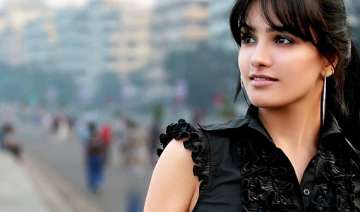 anita hassanandani back on tv with yeh hai... anita hassanandani back on tv with yeh hai...