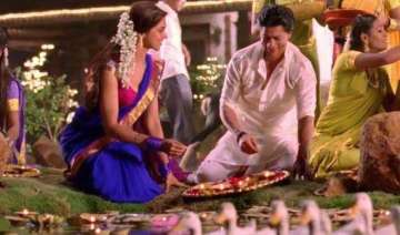 chennai express earns 6.75 cr before release -... chennai express earns 6.75 cr before release -...