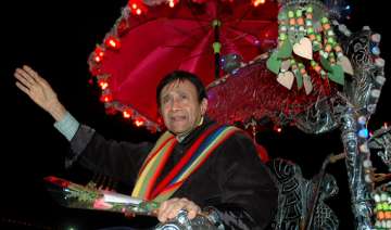 funeral of bollywood legend dev anand on saturday... funeral of bollywood legend dev anand on saturday...