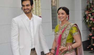 esha deol to wed in temple on june 29 - India TV esha deol to wed in temple on june 29 - India TV