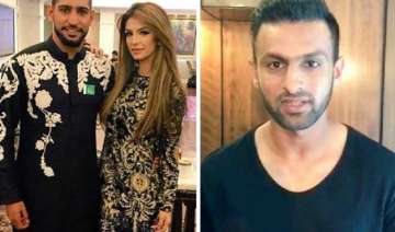 shoaib malik makes amir khan dance to bajrangi... shoaib malik makes amir khan dance to bajrangi...
