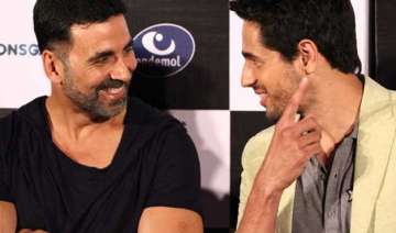 akshay kumar advises sidharth malhotra to buy a... akshay kumar advises sidharth malhotra to buy a...