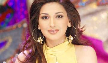 here s why sonali bendre is not on any social... here s why sonali bendre is not on any social...