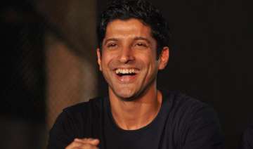 farhan akhtar gets nostalgic over dil chahta hai... farhan akhtar gets nostalgic over dil chahta hai...