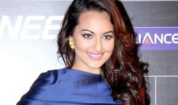 sonakshi sinha apologises to accused in tilak... sonakshi sinha apologises to accused in tilak...