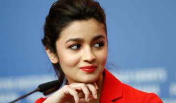 alia bhatt replaces katrina kaif in gauri shinde... alia bhatt replaces katrina kaif in gauri shinde...