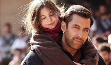 salman s bajrangi bhaijaan crosses rs 300 crore... salman s bajrangi bhaijaan crosses rs 300 crore...