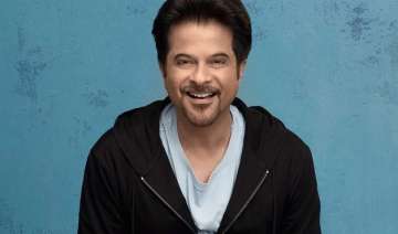 anil kapoor hoists national flag in melbourne -... anil kapoor hoists national flag in melbourne -...