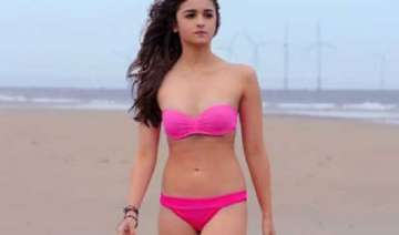 omg siddharth finds dipps kat s bikini body... omg siddharth finds dipps kat s bikini body...