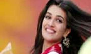 kirti sanon feels more comfortable while facing... kirti sanon feels more comfortable while facing...
