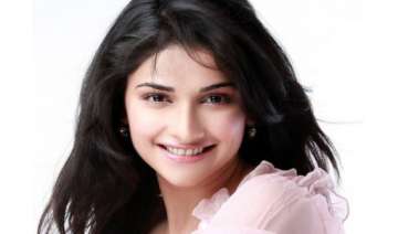 prachi desai says she is in an experimental phase... prachi desai says she is in an experimental phase...