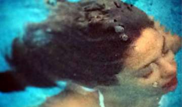 priyanka chopra turns poet in dil dhadakne do... priyanka chopra turns poet in dil dhadakne do...