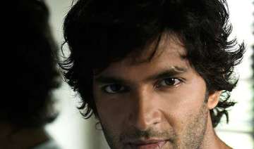purab kohli as showstopper for lalit sengar at... purab kohli as showstopper for lalit sengar at...