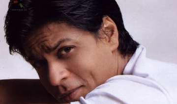 srk battles awful cold - India TV srk battles awful cold - India TV