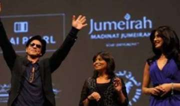 shahrukh priyanka promote don 2 in dubai - India... shahrukh priyanka promote don 2 in dubai - India...