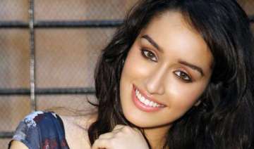 shraddha kapoor enjoys vacation with friends -... shraddha kapoor enjoys vacation with friends -...