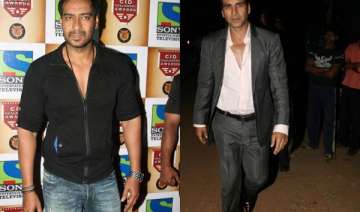 son of sardar ajay devgn akshay both vie for... son of sardar ajay devgn akshay both vie for...