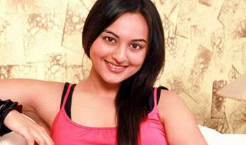 sonakshi to play a gangster s moll - India TV sonakshi to play a gangster s moll - India TV