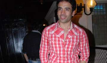 tusshar thrown out of home during navratra -... tusshar thrown out of home during navratra -...