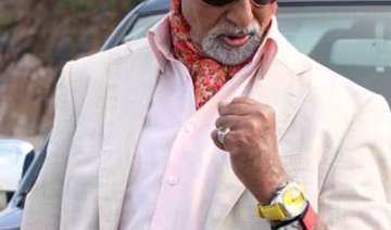 why the bachchans wear 2 watches - India TV why the bachchans wear 2 watches - India TV