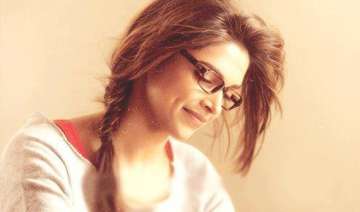 deepika padukone gets a new facebook page as... deepika padukone gets a new facebook page as...