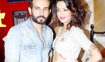 jay bhanushali surveen chawla gear up for extra... jay bhanushali surveen chawla gear up for extra...
