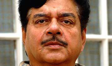 shatrughan sinha preity ness should be left alone... shatrughan sinha preity ness should be left alone...