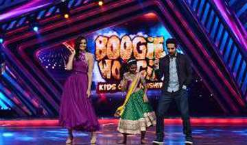 sonam ayushmann moved by acts on boogie woogie -... sonam ayushmann moved by acts on boogie woogie -...