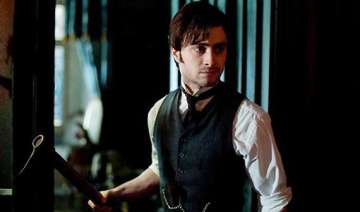 an unspooky premiere of the woman in black -... an unspooky premiere of the woman in black -...