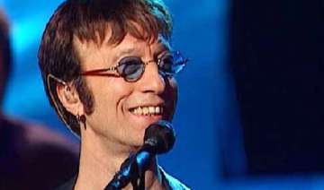bee gee robin gibb wakes from coma - India TV bee gee robin gibb wakes from coma - India TV