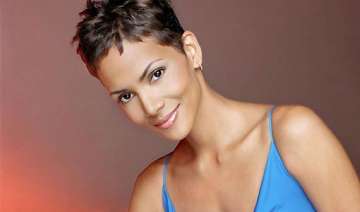 halle berry s alleged stalker charged with... halle berry s alleged stalker charged with...
