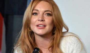 lindsay lohan goes topless in selfie - India TV lindsay lohan goes topless in selfie - India TV