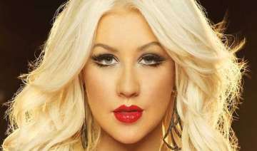 christina aguilera poses topless - India TV christina aguilera poses topless - India TV
