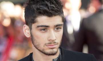 zayn malik smitten with indian burberry model -... zayn malik smitten with indian burberry model -...