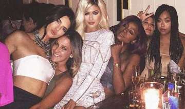 kylie jenner sports blonde wig for birthday party... kylie jenner sports blonde wig for birthday party...
