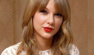taylor swift finds future scary - India TV taylor swift finds future scary - India TV