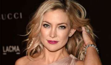 kate hudson takes inspiration from her mom and... kate hudson takes inspiration from her mom and...
