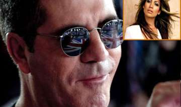 is jlo simon cowell s secret messenger - India TV is jlo simon cowell s secret messenger - India TV