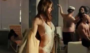 jennifer lawrence amy adams strip for american... jennifer lawrence amy adams strip for american...