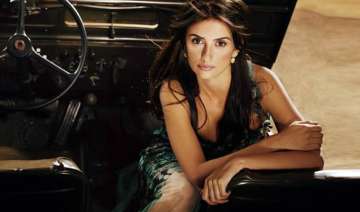 penelope cruz gets star on hollywood boulevard -... penelope cruz gets star on hollywood boulevard -...