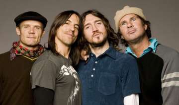 red hot chili peppers top lollapalooza lineup -... red hot chili peppers top lollapalooza lineup -...