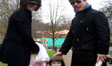 tom cruise and katie holmes divorcing - India TV tom cruise and katie holmes divorcing - India TV