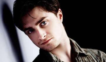 daniel radcliffe s parents ban him from tattoos -... daniel radcliffe s parents ban him from tattoos -...