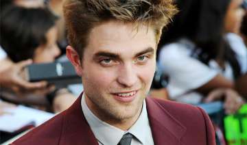 robert pattinson can t remember life before fame... robert pattinson can t remember life before fame...