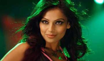 i am loving it says bipasha on her single status... i am loving it says bipasha on her single status...