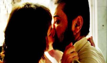 kalki bites bengali actor prosenjit s lips in... kalki bites bengali actor prosenjit s lips in...