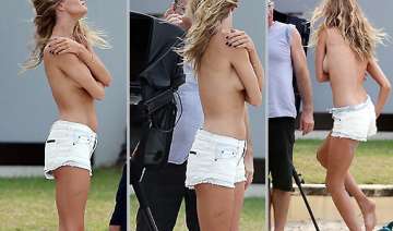 model rosie huntington whiteley goes topless in... model rosie huntington whiteley goes topless in...