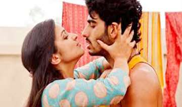 parineeti arjun s kiss hots up ishaqzaade - India... parineeti arjun s kiss hots up ishaqzaade - India...
