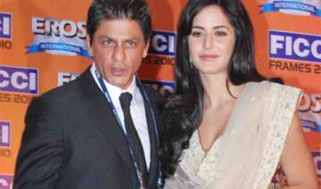 shah rukh tries to win katrina s loyalties -... shah rukh tries to win katrina s loyalties -...